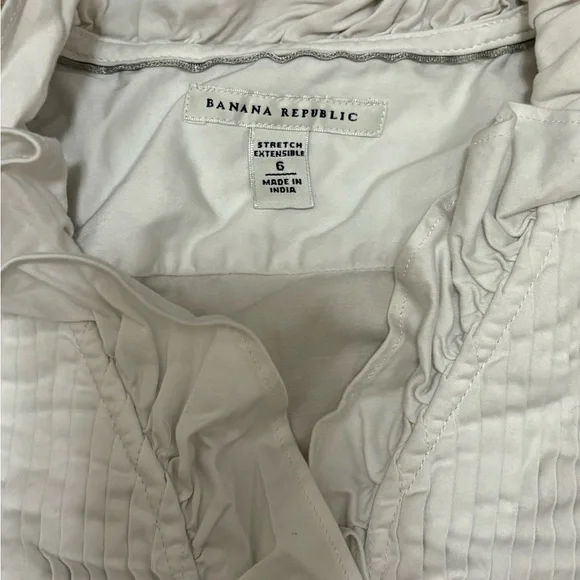 Banana Republic Off-White Ruffled Blouse - Picture 2 of 3